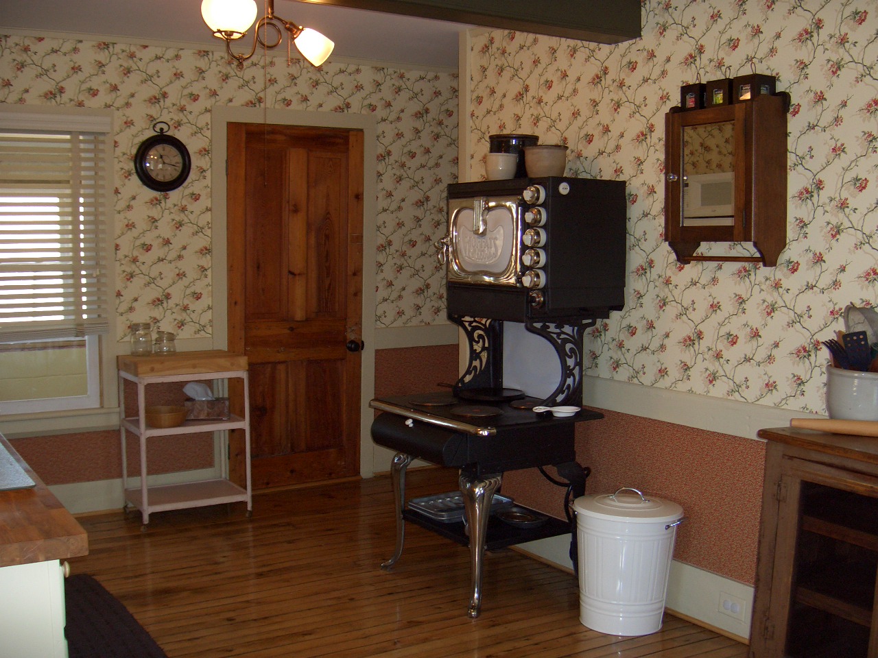 Kitchen, wide angle